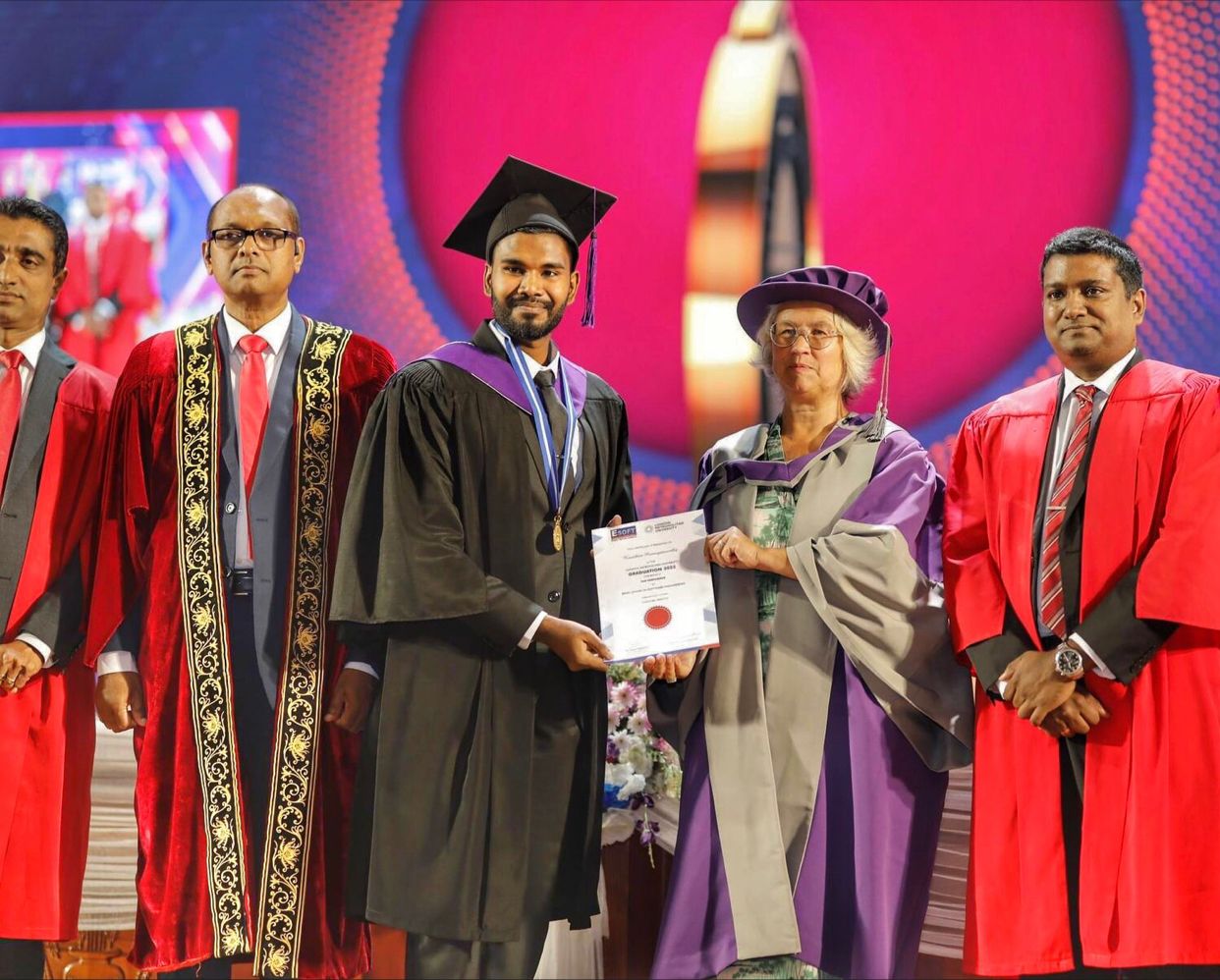 gradution-image
